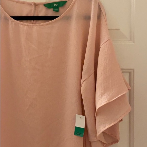 BRAND NEW WITH TAGS blouse - large ruffle sleeves - Picture 2 of 6